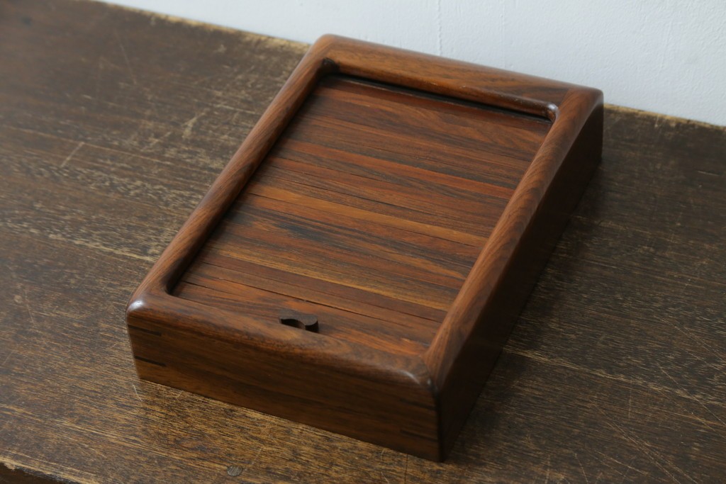 中古　美品　通産大臣指定伝統的工芸品　大阪唐木指物　吉勝作　紫檀材を用いた蛇腹式硯箱　(R-087682)