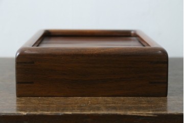 中古　美品　通産大臣指定伝統的工芸品　大阪唐木指物　吉勝作　紫檀材を用いた蛇腹式硯箱　(R-087682)