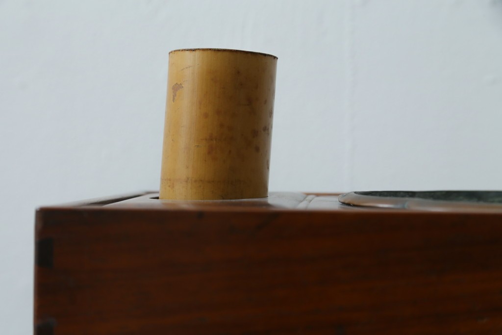 和製アンティーク　指物工芸品　花梨材　漆塗りの煙草盆　(R-087684)