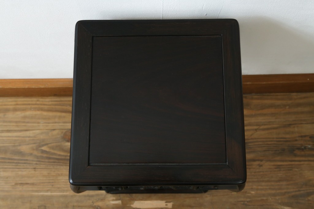 中古　伝統工芸品　大阪唐木指物　大仙作　花梨材　透かし意匠が上品な花台　(R-087685)