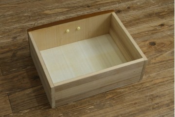 中古　美品　CONDE HOUSE(カンディハウス)　すらりとした縦長フォルムのジュエリーチェスト　定価約28万円　(R-087687)