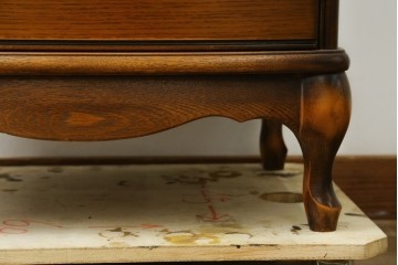 中古　美品　CONDE HOUSE(カンディハウス)　すらりとした縦長フォルムのジュエリーチェスト　定価約28万円　(R-087687)