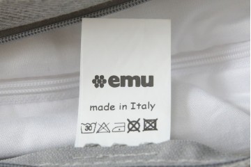 中古　美品　アスプルンド(ASPLUND)取り扱い　emu(エミュー)　TERRAMARE(テラマーレ)　シックでスタイリッシュな1人掛けソファ　(R-087688)