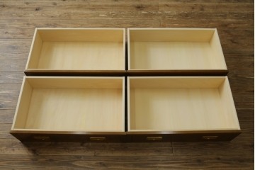 中古　美品　カリモク家具(karimoku)　domani(ドマーニ)　Morganton(モーガントン)　ゴールドの取っ手が上品なライトコニャック色のチェスト　定価約49万円　(R-087690)
