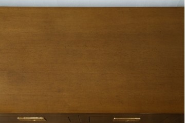 中古　美品　カリモク家具(karimoku)　domani(ドマーニ)　Morganton(モーガントン)　ゴールドの取っ手が上品なライトコニャック色のチェスト　定価約49万円　(R-087690)