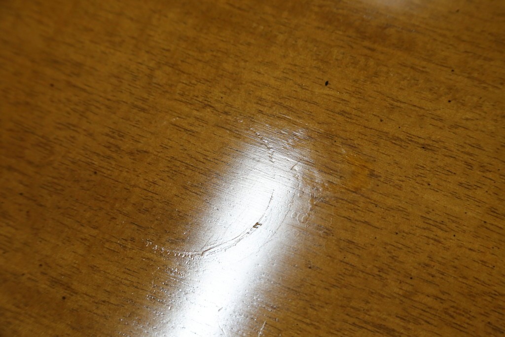 中古　美品　カリモク家具(karimoku)　domani(ドマーニ)　Morganton(モーガントン)　ゴールドの取っ手が上品なライトコニャック色のチェスト　定価約49万円　(R-087690)