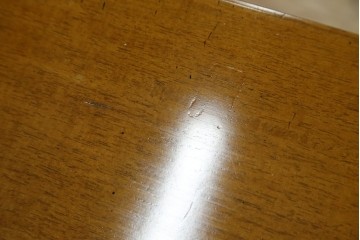 中古　美品　カリモク家具(karimoku)　domani(ドマーニ)　Morganton(モーガントン)　ゴールドの取っ手が上品なライトコニャック色のチェスト　定価約49万円　(R-087690)