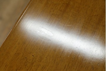 中古　美品　カリモク家具(karimoku)　domani(ドマーニ)　Morganton(モーガントン)　ゴールドの取っ手が上品なライトコニャック色のチェスト　定価約49万円　(R-087690)