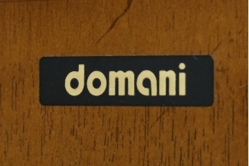 中古　美品　カリモク家具(karimoku)　domani(ドマーニ)　Morganton(モーガントン)　ゴールドの取っ手が上品なライトコニャック色のチェスト　定価約49万円　(R-087690)