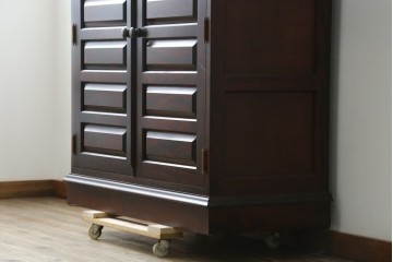 中古　国産　高級民芸家具　衣装盆付きで整理しやすい衣装箪笥　(R-087691)