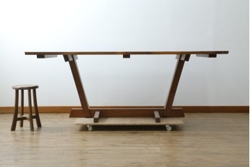 中古　桜製作所創業者・永見眞一氏サイン入り!!　ジョージ・ナカシマ(George Nakashima)　素材を活かした造形が魅力のコノイドテーブル　(R-087692)