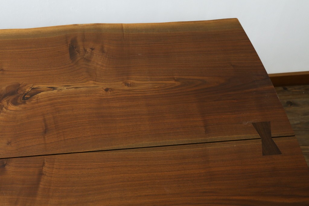 中古　桜製作所創業者・永見眞一氏サイン入り!!　ジョージ・ナカシマ(George Nakashima)　素材を活かした造形が魅力のコノイドテーブル　(R-087692)
