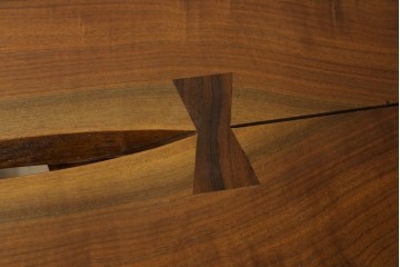 中古　桜製作所創業者・永見眞一氏サイン入り!!　ジョージ・ナカシマ(George Nakashima)　素材を活かした造形が魅力のコノイドテーブル　(R-087692)
