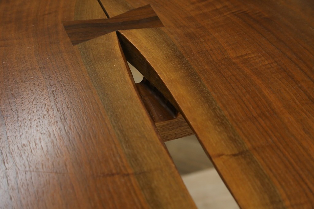 中古　桜製作所創業者・永見眞一氏サイン入り!!　ジョージ・ナカシマ(George Nakashima)　素材を活かした造形が魅力のコノイドテーブル　(R-087692)