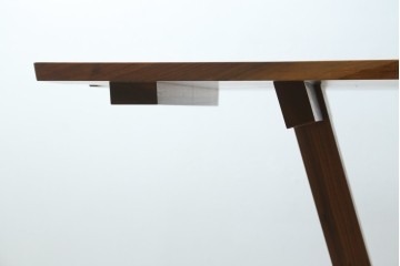 中古　桜製作所創業者・永見眞一氏サイン入り!!　ジョージ・ナカシマ(George Nakashima)　素材を活かした造形が魅力のコノイドテーブル　(R-087692)