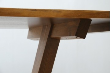 中古　桜製作所創業者・永見眞一氏サイン入り!!　ジョージ・ナカシマ(George Nakashima)　素材を活かした造形が魅力のコノイドテーブル　(R-087692)
