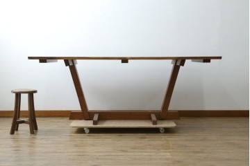 中古　桜製作所創業者・永見眞一氏サイン入り!!　ジョージ・ナカシマ(George Nakashima)　素材を活かした造形が魅力のコノイドテーブル　(R-087692)