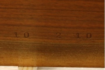 中古　桜製作所創業者・永見眞一氏サイン入り!!　ジョージ・ナカシマ(George Nakashima)　素材を活かした造形が魅力のコノイドテーブル　(R-087692)