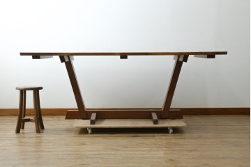 中古　桜製作所創業者・永見眞一氏サイン入り!!　ジョージ・ナカシマ(George Nakashima)　素材を活かした造形が魅力のコノイドテーブル　(R-087692)