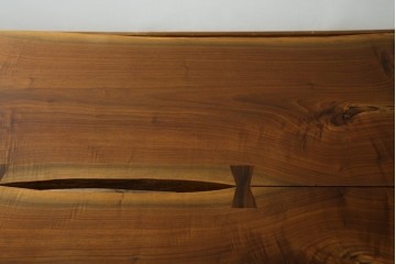 中古　桜製作所創業者・永見眞一氏サイン入り!!　ジョージ・ナカシマ(George Nakashima)　素材を活かした造形が魅力のコノイドテーブル　(R-087692)