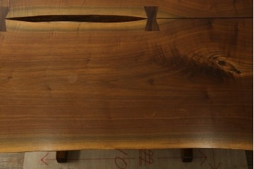 中古　桜製作所創業者・永見眞一氏サイン入り!!　ジョージ・ナカシマ(George Nakashima)　素材を活かした造形が魅力のコノイドテーブル　(R-087692)