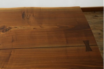 中古　桜製作所創業者・永見眞一氏サイン入り!!　ジョージ・ナカシマ(George Nakashima)　素材を活かした造形が魅力のコノイドテーブル　(R-087692)