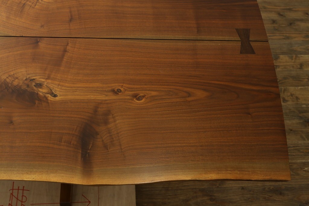 中古　桜製作所創業者・永見眞一氏サイン入り!!　ジョージ・ナカシマ(George Nakashima)　素材を活かした造形が魅力のコノイドテーブル　(R-087692)
