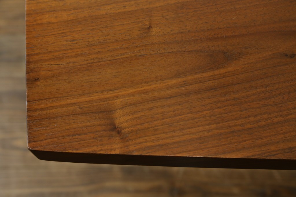 中古　桜製作所創業者・永見眞一氏サイン入り!!　ジョージ・ナカシマ(George Nakashima)　素材を活かした造形が魅力のコノイドテーブル　(R-087692)