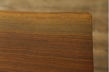 中古　桜製作所創業者・永見眞一氏サイン入り!!　ジョージ・ナカシマ(George Nakashima)　素材を活かした造形が魅力のコノイドテーブル　(R-087692)