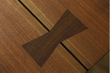 中古　桜製作所創業者・永見眞一氏サイン入り!!　ジョージ・ナカシマ(George Nakashima)　素材を活かした造形が魅力のコノイドテーブル　(R-087692)