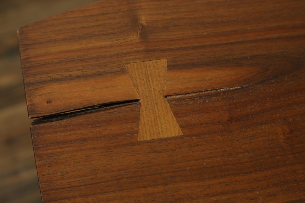 中古　桜製作所創業者・永見眞一氏サイン入り!!　ジョージ・ナカシマ(George Nakashima)　素材を活かした造形が魅力のコノイドテーブル　(R-087692)