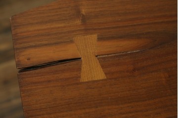 中古　桜製作所創業者・永見眞一氏サイン入り!!　ジョージ・ナカシマ(George Nakashima)　素材を活かした造形が魅力のコノイドテーブル　(R-087692)