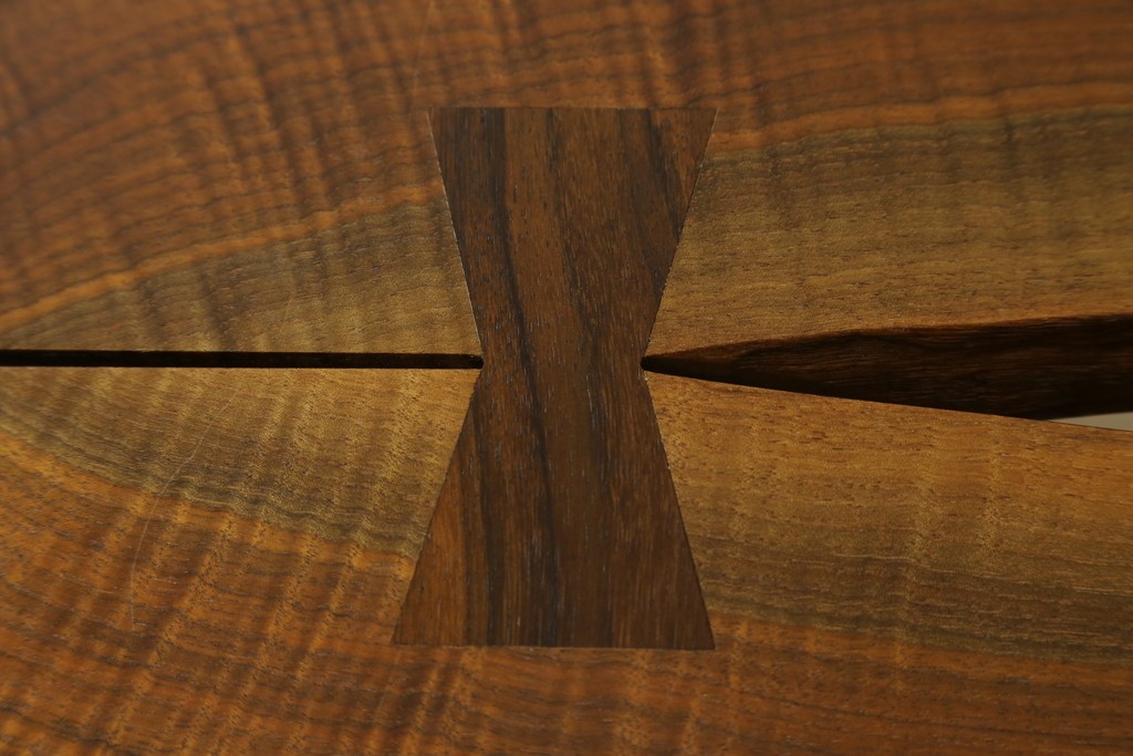 中古　桜製作所創業者・永見眞一氏サイン入り!!　ジョージ・ナカシマ(George Nakashima)　素材を活かした造形が魅力のコノイドテーブル　(R-087692)