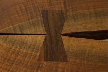 中古　桜製作所創業者・永見眞一氏サイン入り!!　ジョージ・ナカシマ(George Nakashima)　素材を活かした造形が魅力のコノイドテーブル　(R-087692)