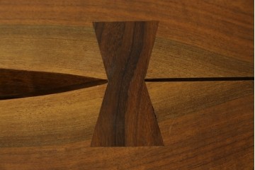 中古　桜製作所創業者・永見眞一氏サイン入り!!　ジョージ・ナカシマ(George Nakashima)　素材を活かした造形が魅力のコノイドテーブル　(R-087692)