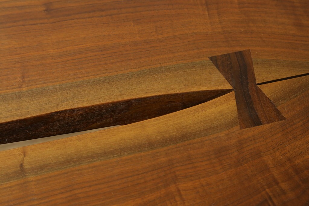 中古　桜製作所創業者・永見眞一氏サイン入り!!　ジョージ・ナカシマ(George Nakashima)　素材を活かした造形が魅力のコノイドテーブル　(R-087692)