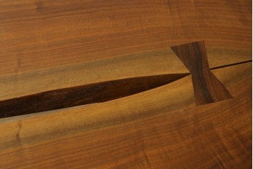 中古　桜製作所創業者・永見眞一氏サイン入り!!　ジョージ・ナカシマ(George Nakashima)　素材を活かした造形が魅力のコノイドテーブル　(R-087692)