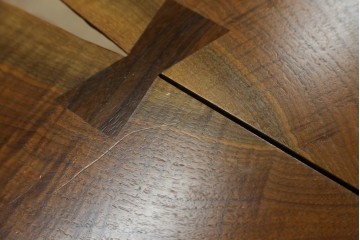 中古　桜製作所創業者・永見眞一氏サイン入り!!　ジョージ・ナカシマ(George Nakashima)　素材を活かした造形が魅力のコノイドテーブル　(R-087692)