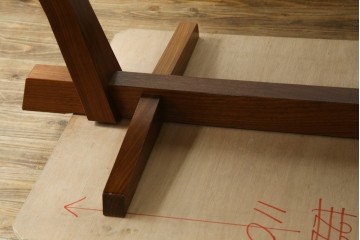 中古　桜製作所創業者・永見眞一氏サイン入り!!　ジョージ・ナカシマ(George Nakashima)　素材を活かした造形が魅力のコノイドテーブル　(R-087692)