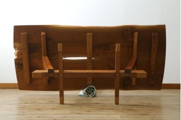 中古　桜製作所創業者・永見眞一氏サイン入り!!　ジョージ・ナカシマ(George Nakashima)　素材を活かした造形が魅力のコノイドテーブル　(R-087692)