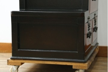中古　職人手作り　希少な廃番品　民芸城山　朱と黒の濃淡が美しい一閑張りの階段箪笥　(R-087697)