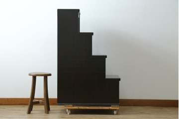 中古　職人手作り　希少な廃番品　民芸城山　朱と黒の濃淡が美しい一閑張りの階段箪笥　(R-087697)