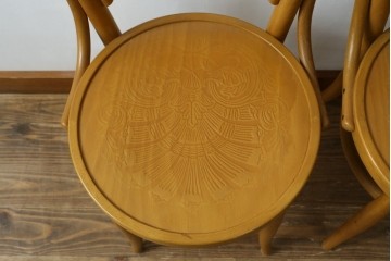 中古　美品　希少な廃番品　秋田木工　Stellamia Branche(ステラミア・ブランチ)シリーズ　座面にエンボス加工を施した軽やかな曲木細工のチェア2脚セット　(R-087698)