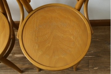 中古　美品　希少な廃番品　秋田木工　Stellamia Branche(ステラミア・ブランチ)シリーズ　座面にエンボス加工を施した軽やかな曲木細工のチェア2脚セット　(R-087698)