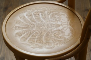 中古　美品　希少な廃番品　秋田木工　Stellamia Branche(ステラミア・ブランチ)シリーズ　座面にエンボス加工を施した軽やかな曲木細工のチェア2脚セット　(R-087698)