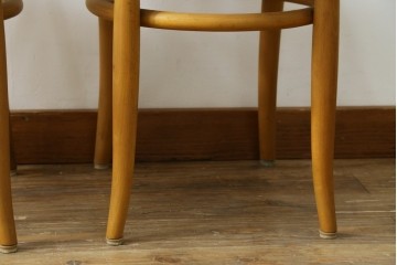 中古　美品　希少な廃番品　秋田木工　Stellamia Branche(ステラミア・ブランチ)シリーズ　座面にエンボス加工を施した軽やかな曲木細工のチェア2脚セット　(R-087698)