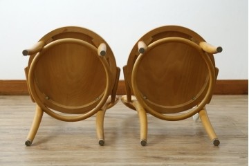 中古　美品　希少な廃番品　秋田木工　Stellamia Branche(ステラミア・ブランチ)シリーズ　座面にエンボス加工を施した軽やかな曲木細工のチェア2脚セット　(R-087698)