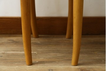中古　美品　希少な廃番品　秋田木工　Stellamia Branche(ステラミア・ブランチ)シリーズ　座面にエンボス加工を施した軽やかな曲木細工のチェア2脚セット　(R-087698)