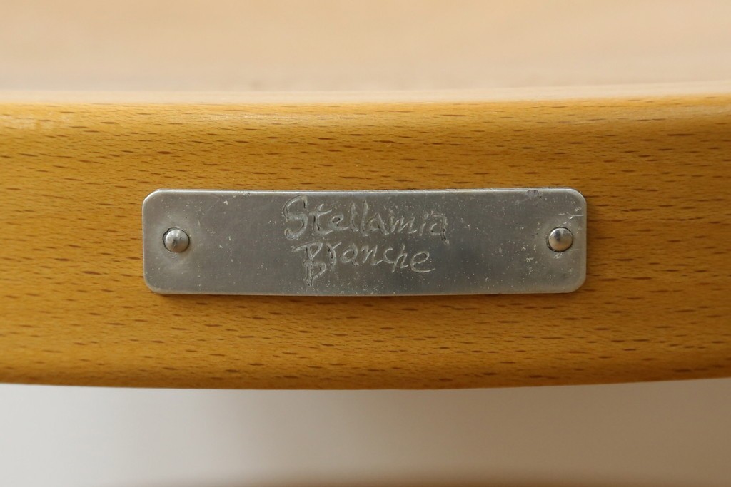 中古　美品　希少な廃番品　秋田木工　Stellamia Branche(ステラミア・ブランチ)シリーズ　座面にエンボス加工を施した軽やかな曲木細工のチェア2脚セット　(R-087698)