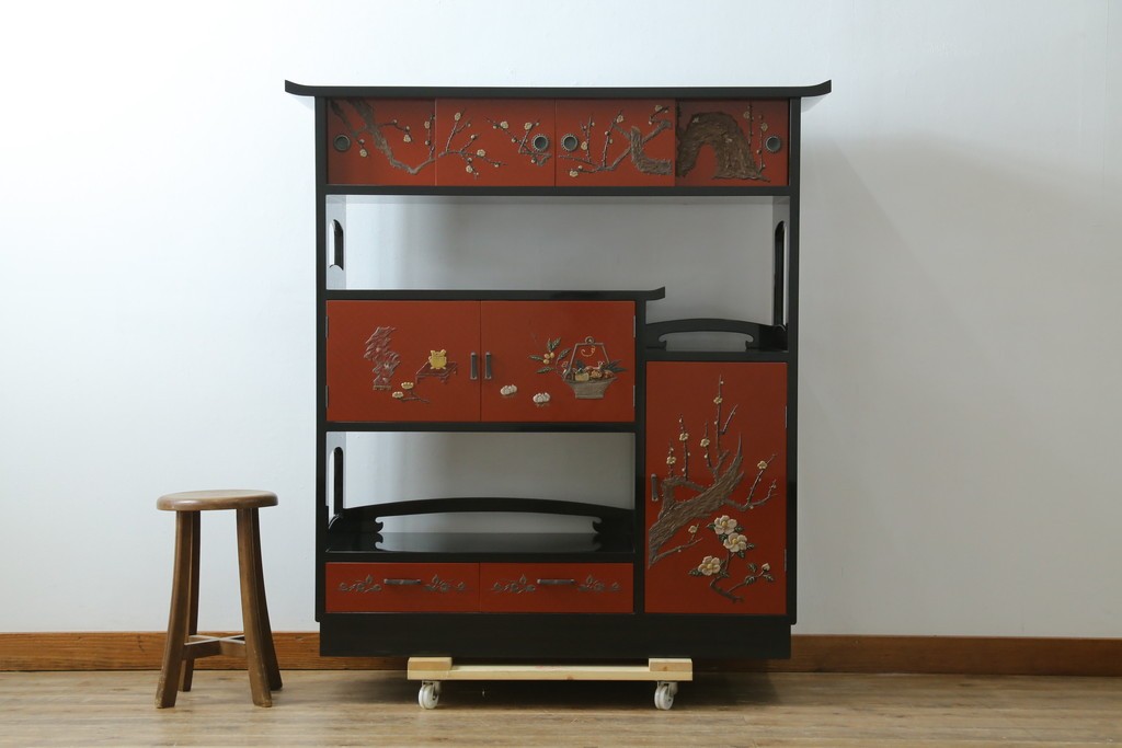 中古　美品　輪島塗　金彩・高蒔絵(梅・雀)　希少な朱塗りの飾り棚　定価約350万円　(R-087699)